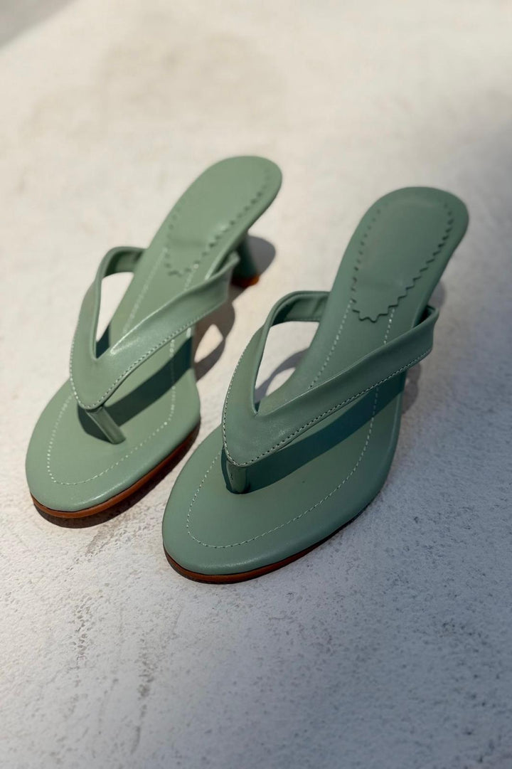 Ponya Mat Deri Su Yeşili Parmak Arası Topuklu Terlik - ILOVESHOES