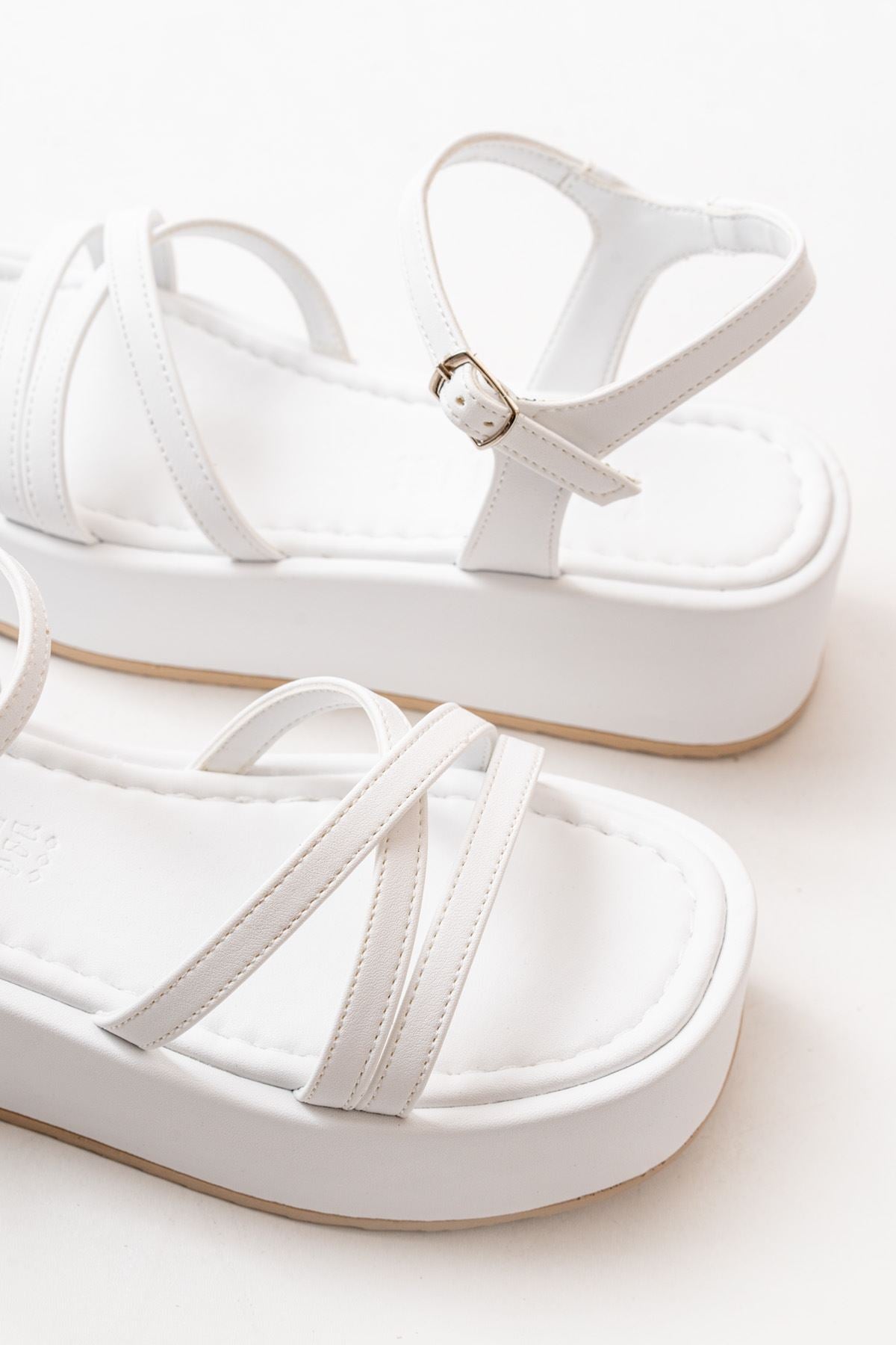 Sarinea Mat Beyaz Dolgu Topuklu Sandalet - ILOVESHOES