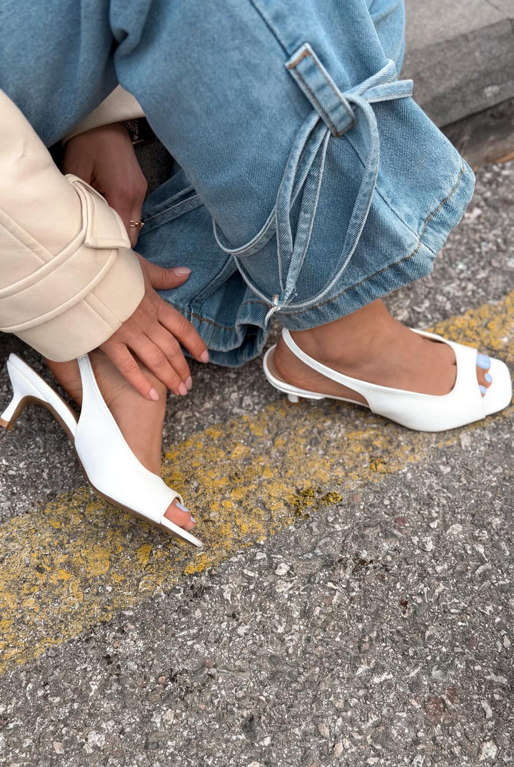 Velavo Topuklu Sandalet Beyaz Kırışık Rugan