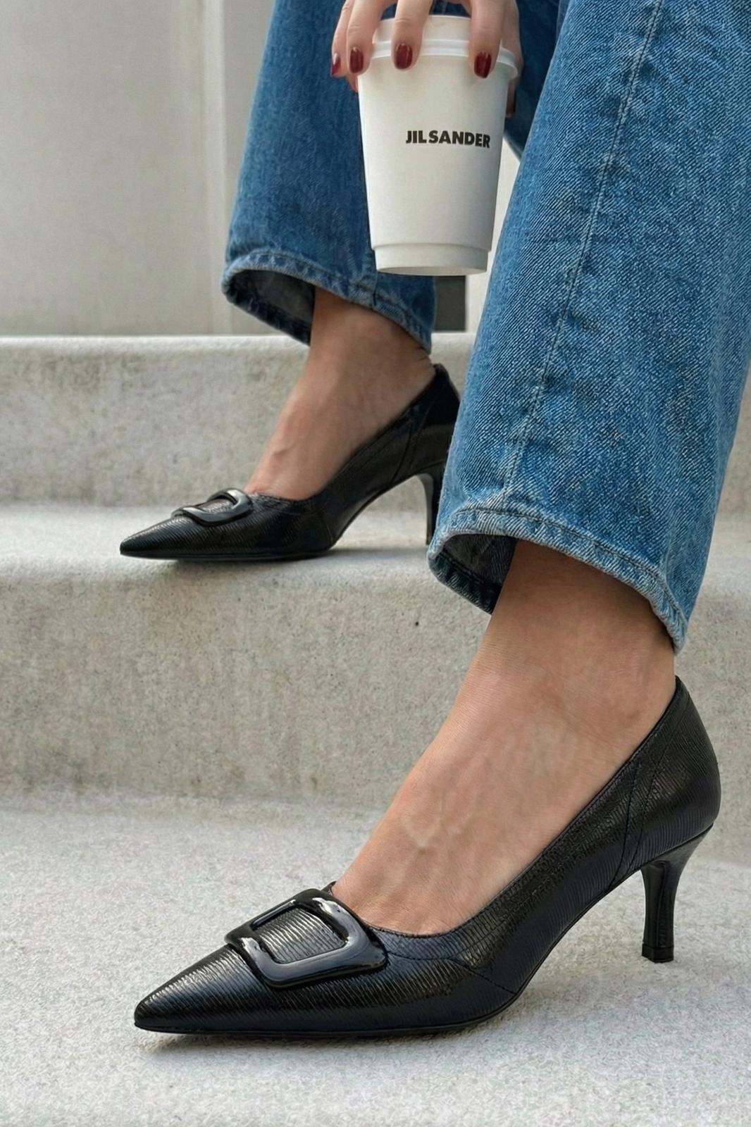 Finrel Stiletto Siyah Rugan Toka Detaylı - ILOVESHOES