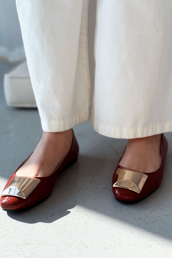 Axorend Parlak Deri Toka Detaylı Kadın Babet Bordo - ILOVESHOES