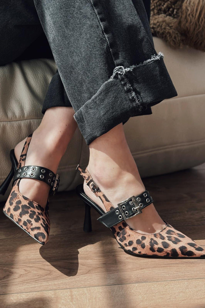 Benor Saten Leo Desenli Toka Detaylı Stiletto