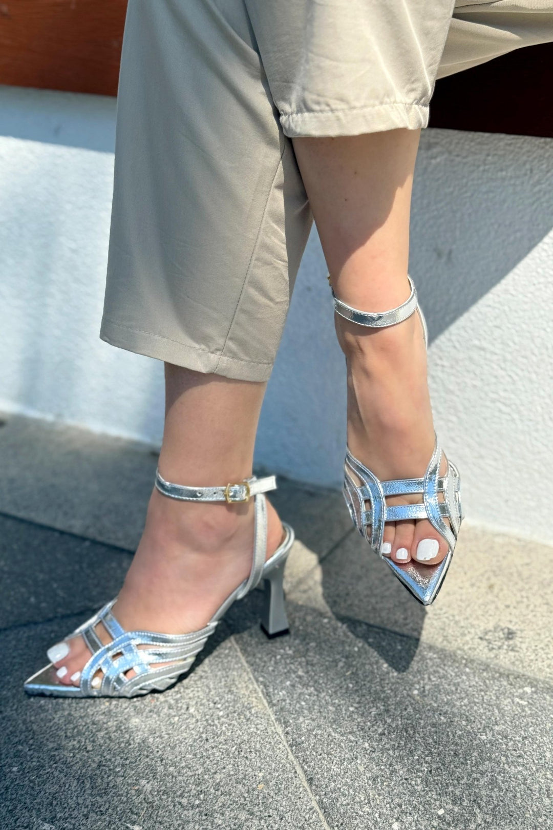 Ronel Parlak Deri Gümüş Bant Detaylı Topuklu Ayakkabı - ILOVESHOES