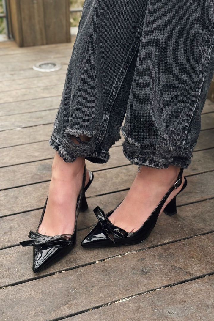 Levista Rugan Siyah Fiyonk Detaylı Stiletto