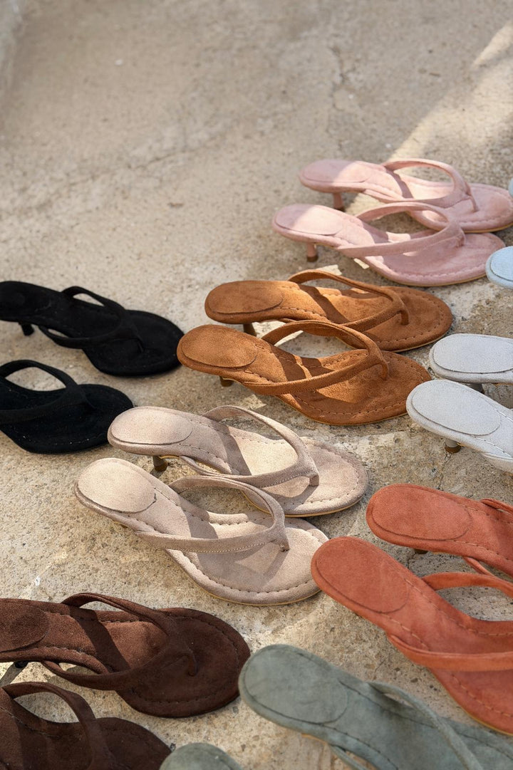 Arlene Topuklu Parmak Arası Terlik Pembe Süet - ILOVESHOES