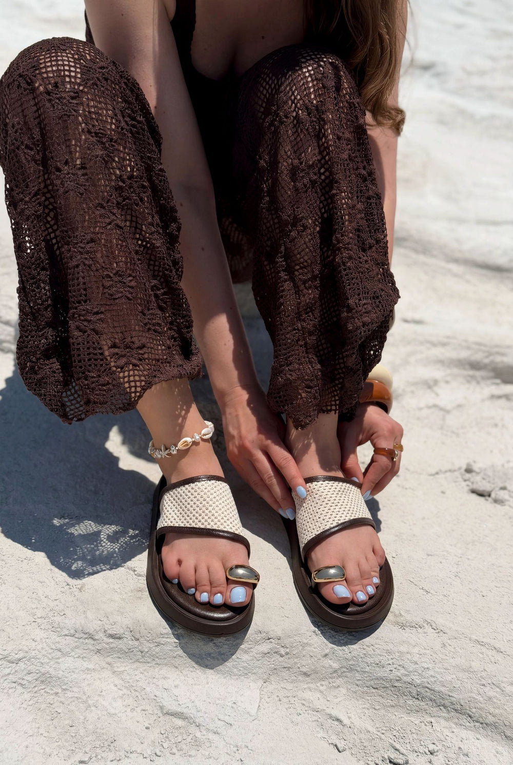 Sarven Acı Kahve Mat Deri Kadın Parmak Arası Terlik - ILOVESHOES