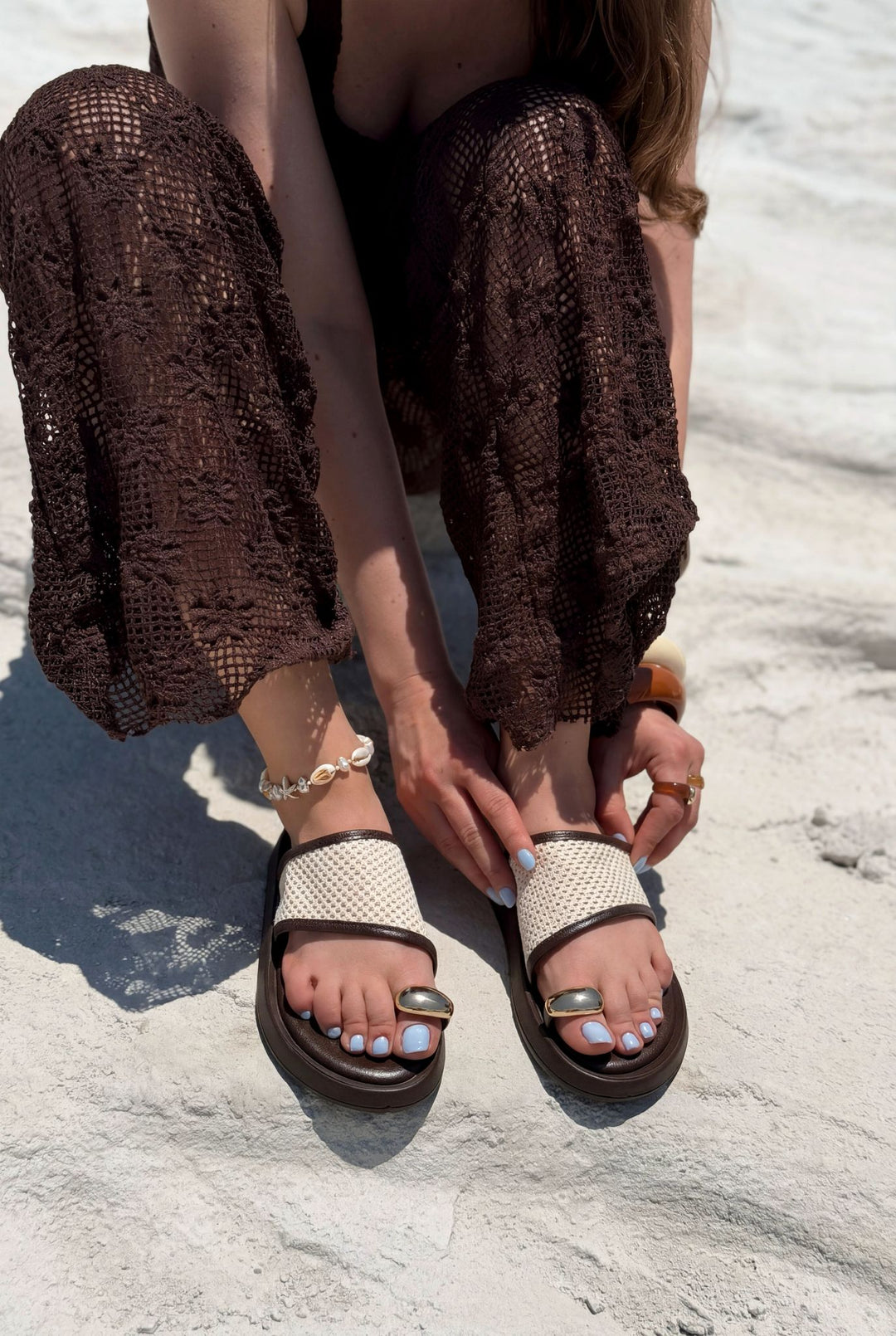 Sarven Acı Kahve Mat Deri Kadın Parmak Arası Terlik - ILOVESHOES