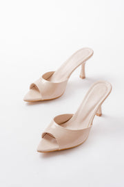 Parlo Rugan Bej Topuklu Terlik - ILOVESHOES