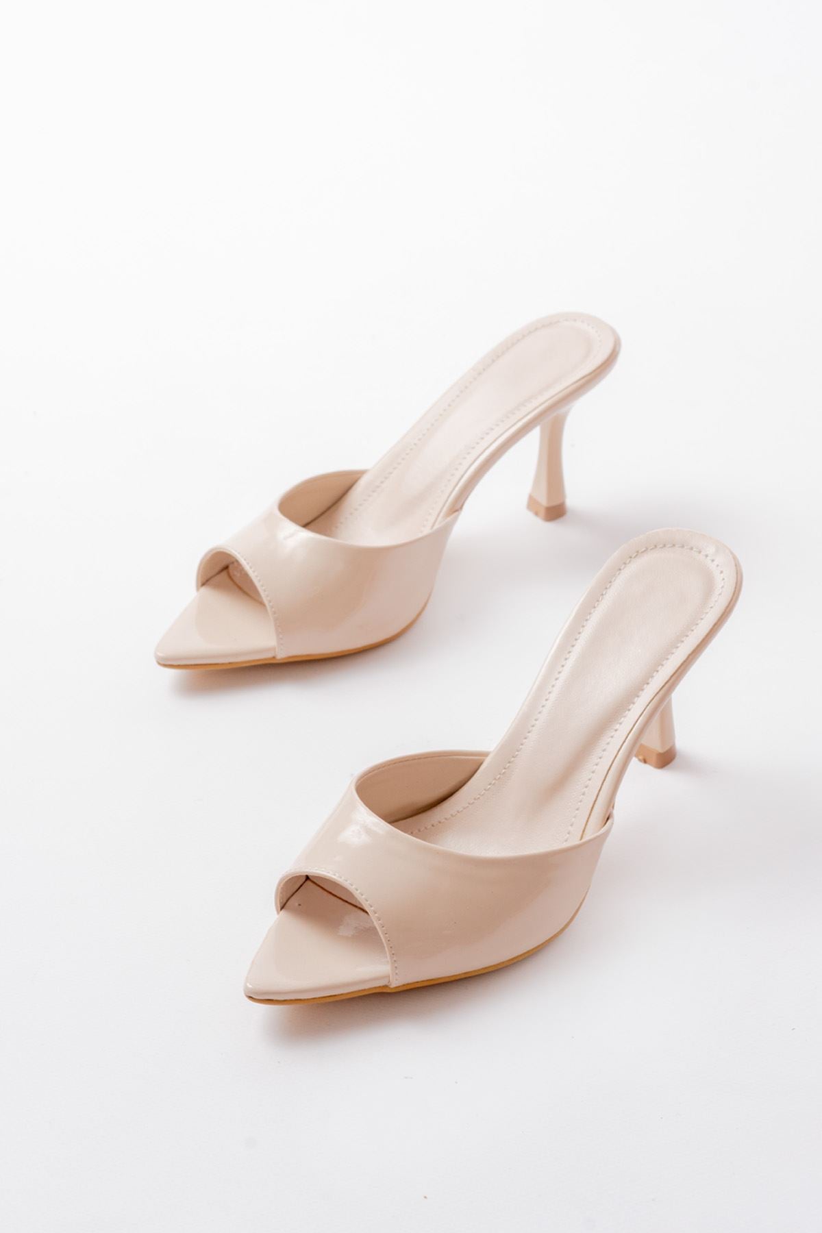 Parlo Rugan Bej Topuklu Terlik - ILOVESHOES