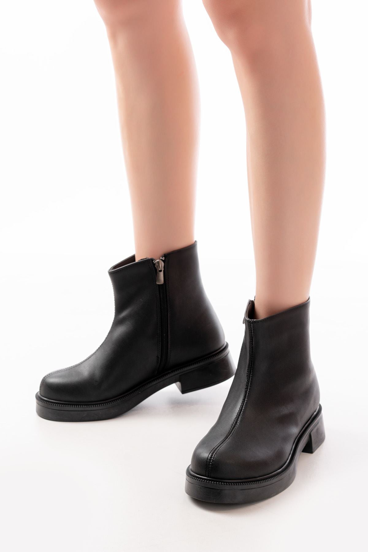Myrelis Kadın Düz Bot Siyah Mat Deri - ILOVESHOES