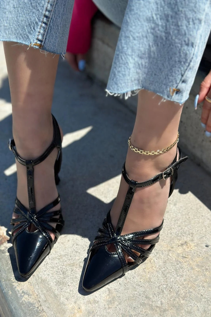 Sonedra Rugan Çapraz Bant Detaylı Stiletto Siyah