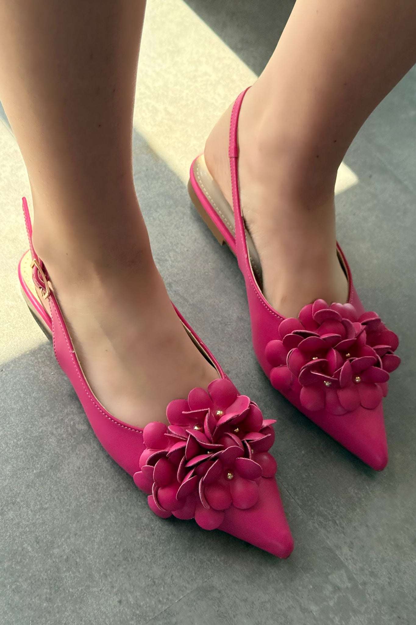 Lavexso Mat Deri Çiçek Detaylı Kadın Babet Fuşya - ILOVESHOES