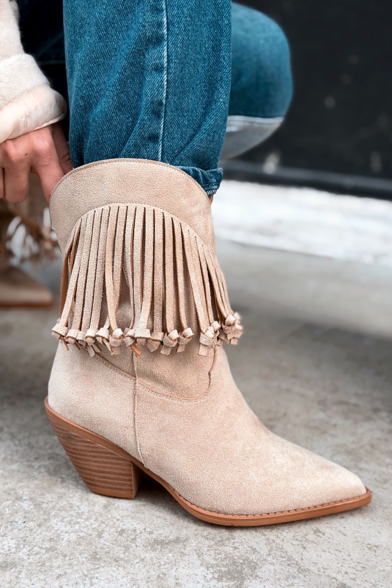 Iserne Kadın Kovboy Bot Bej Süet Püsküllü - ILOVESHOES