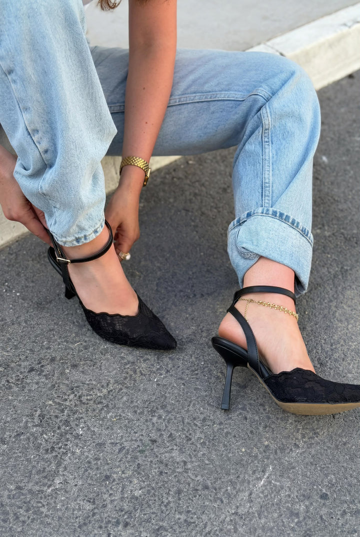 Moryna Siyah Dantel Kadın Stiletto