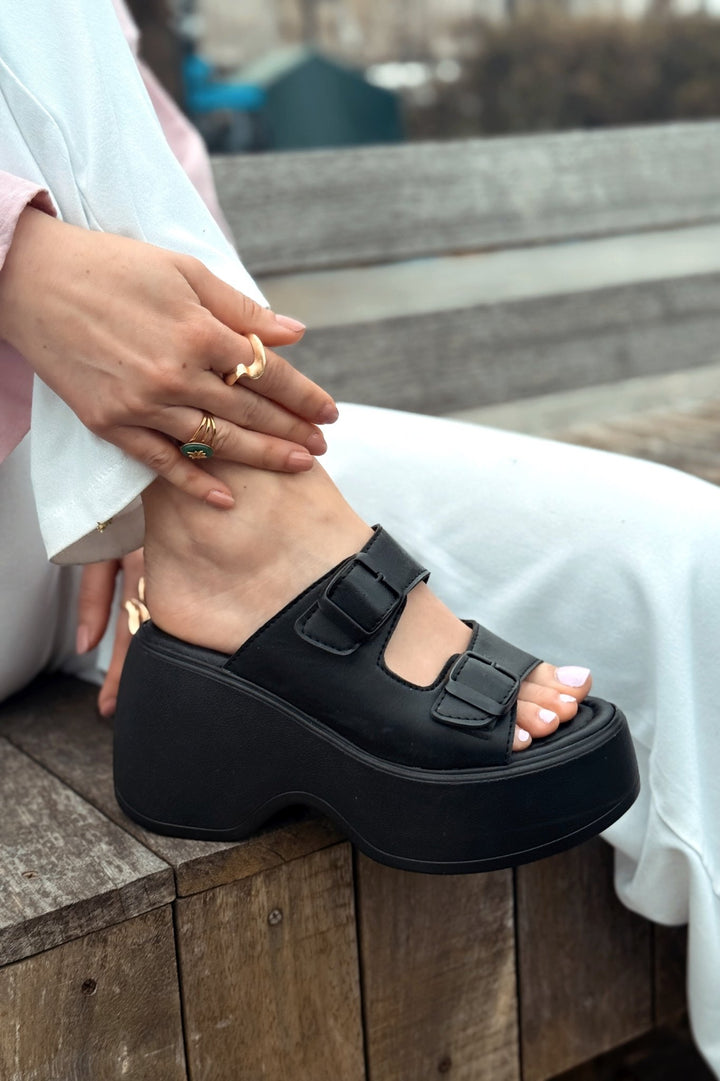 Bayexsa Mat Deri Kadın Topuklu Terlik Siyah - ILOVESHOES Türkiye