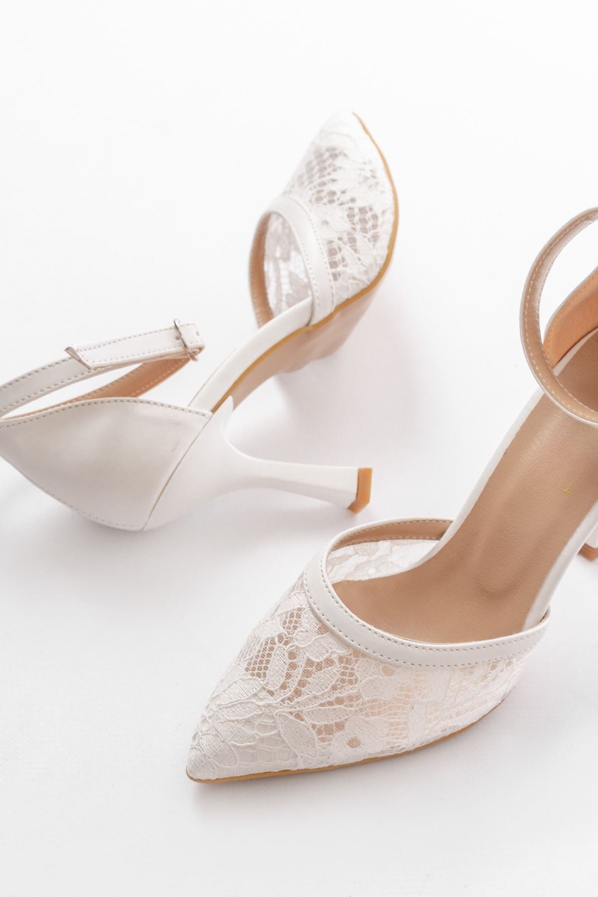 Vilsa Dantel Detaylı Beyaz Stiletto - ILOVESHOES