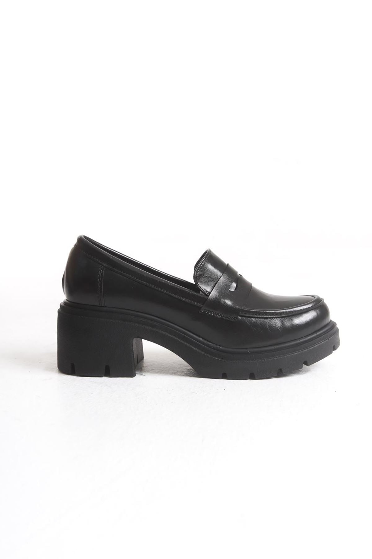 Ralos Kadın Loafer Siyah Kırışık Rugan - ILOVESHOES