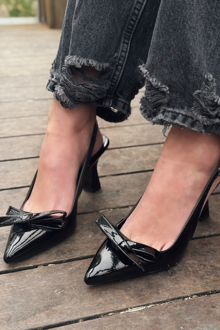 Levista Rugan Siyah Fiyonk Detaylı Stiletto