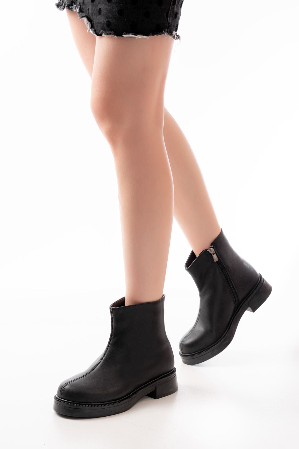 Myrelis Kadın Düz Bot Siyah Mat Deri - ILOVESHOES