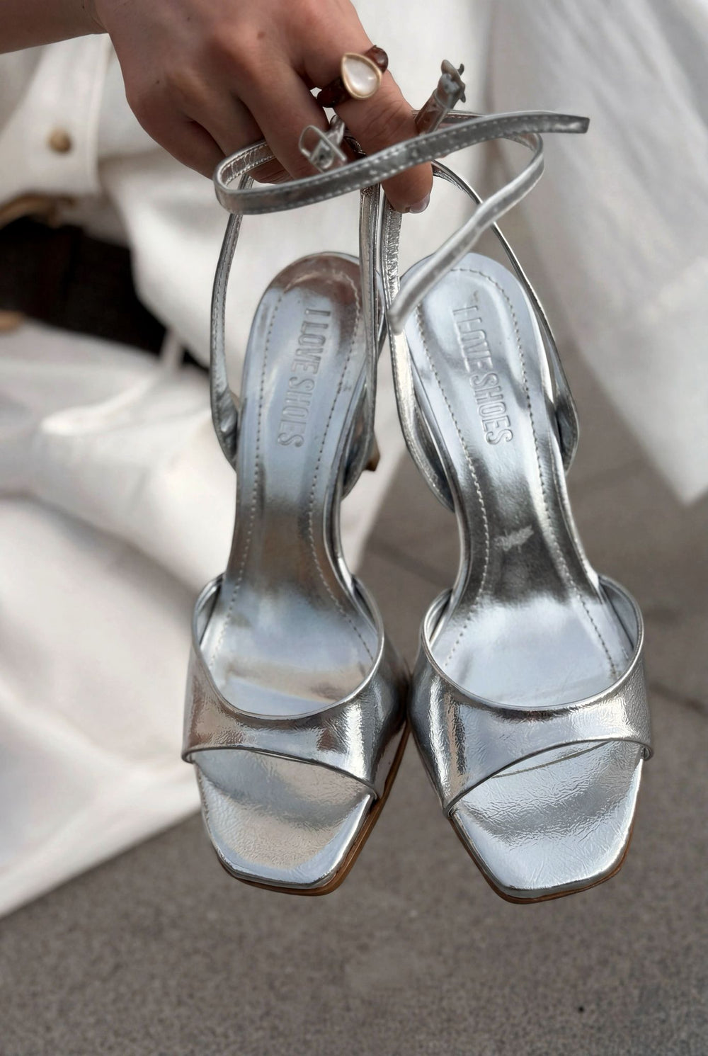 Elvona Gümüş Kırışık Deri Kadın Topuklu Sandalet - ILOVESHOES