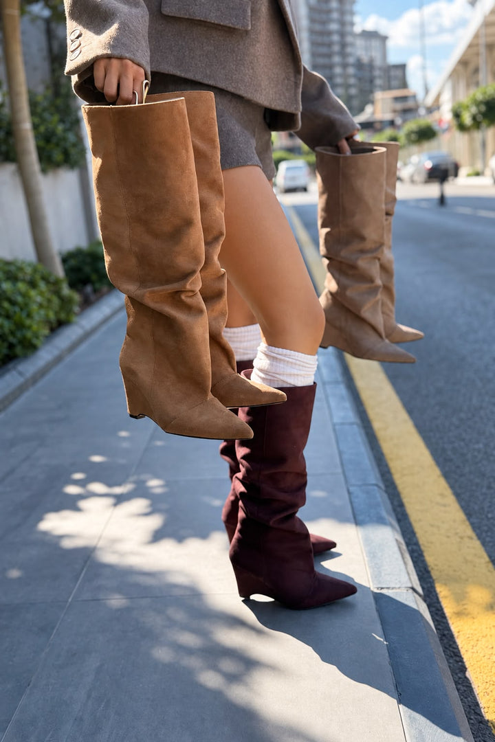 Arenia Acı Kahve Süet Kadın Dolgu Topuklu Çizme - ILOVESHOES