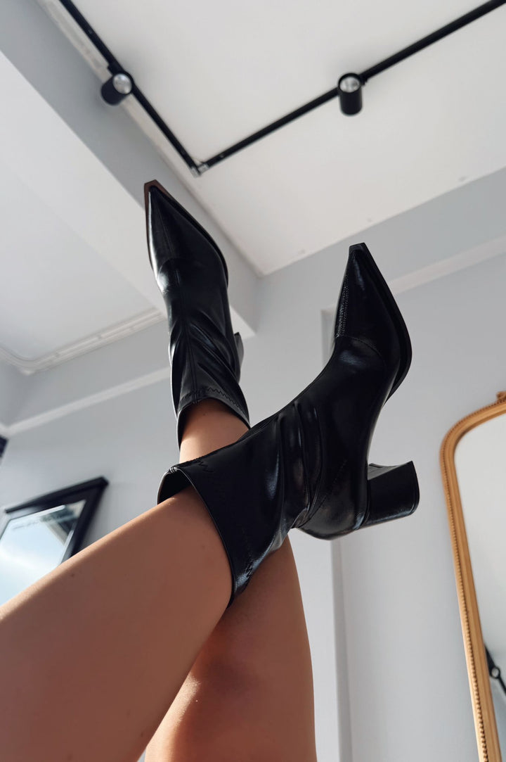 Caryne Kadın Topuklu Streç Bot Siyah Rugan - ILOVESHOES