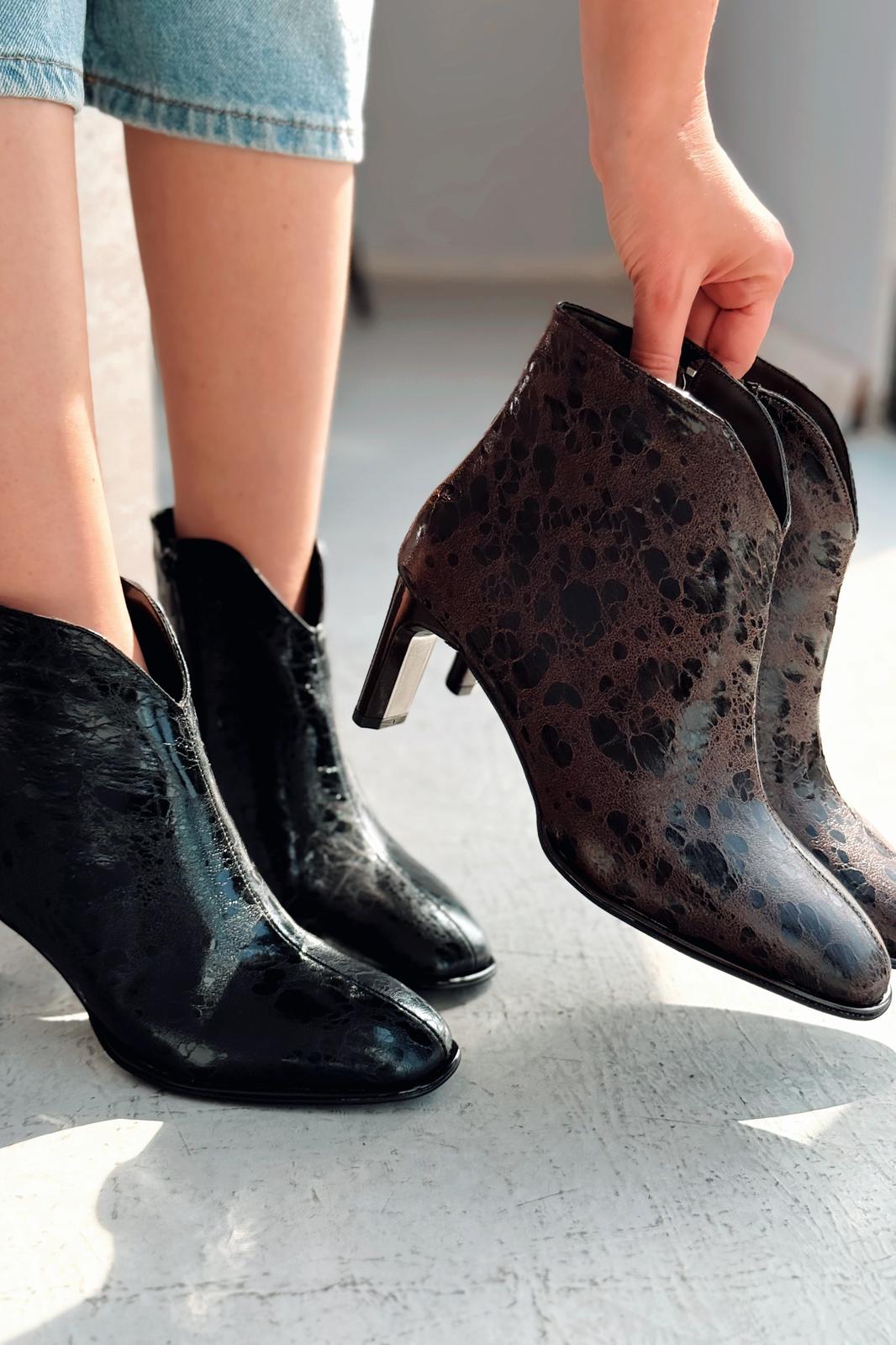 Vionel Kadın Topuklu Bot Acıkahve Desenli Parlak Der - ILOVESHOES