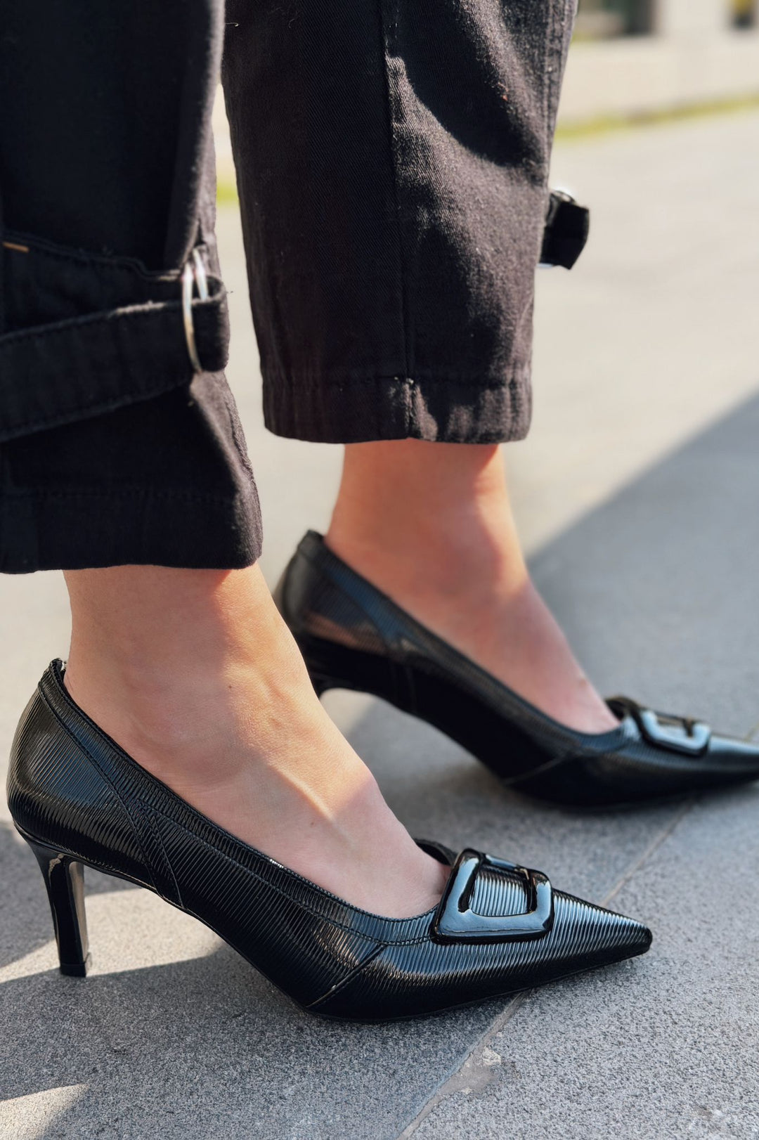 Finrel Stiletto Siyah Rugan Toka Detaylı - ILOVESHOES