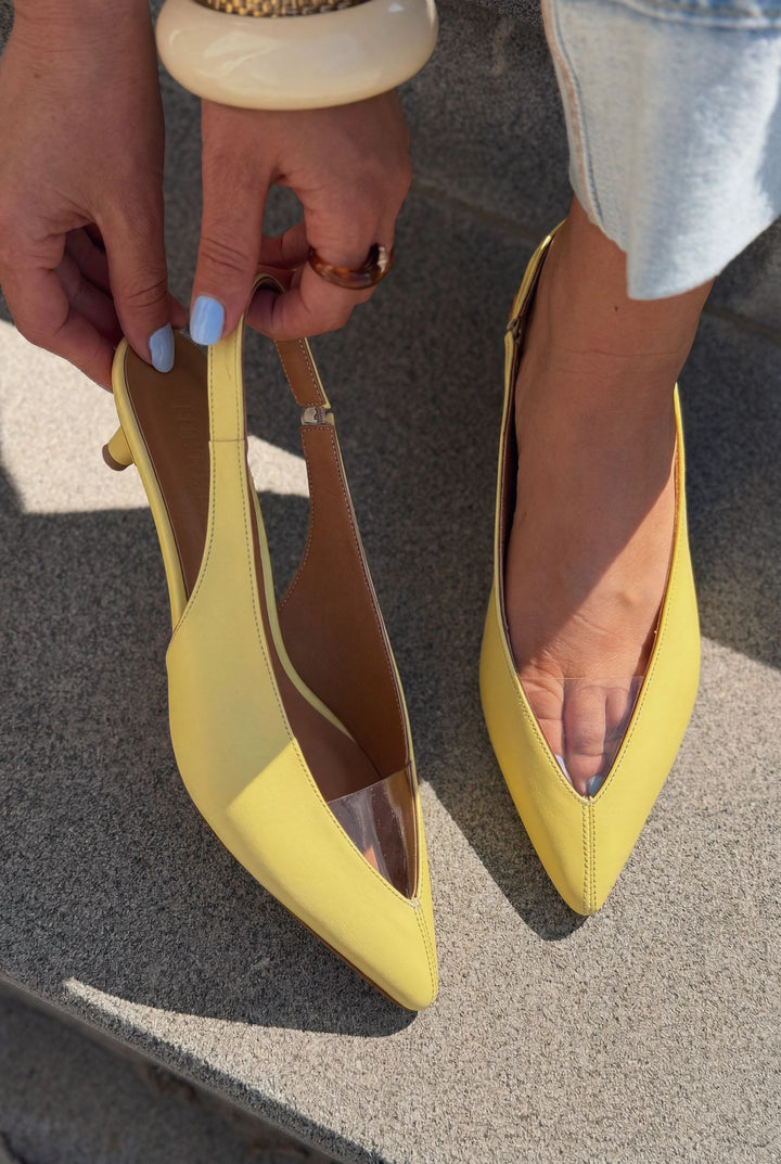 Casira Sarı Mat Deri Kadın Stiletto