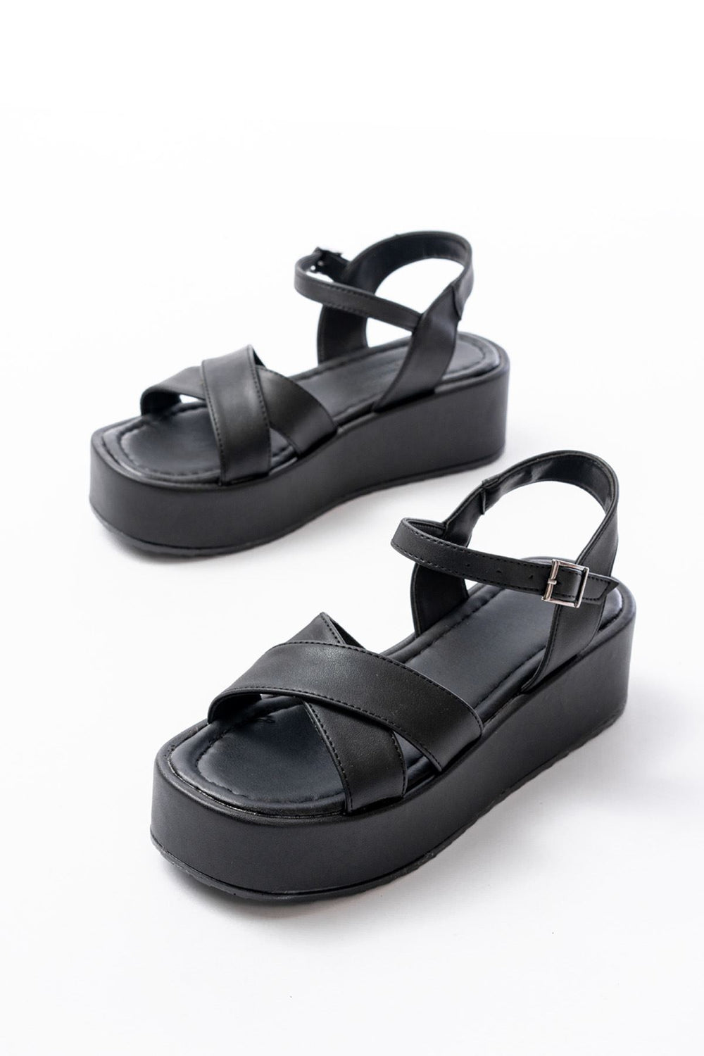 Tavena Mat Deri Siyah Çapraz Bantlı Sandalet - ILOVESHOES