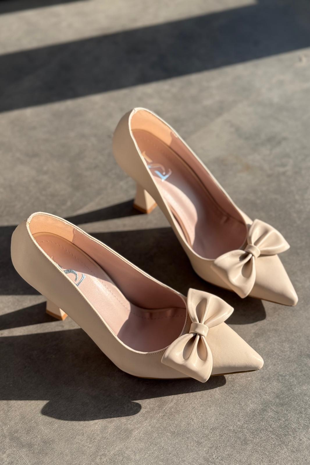 Odrin Mat Deri Bej Fiyonk Detaylı Stiletto - ILOVESHOES
