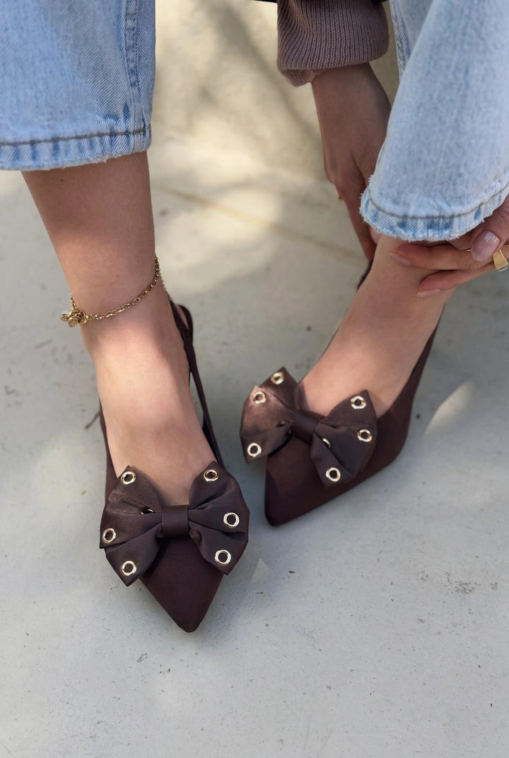 Delvonis Stiletto Acıkahve Saten Fiyonk Detaylı - ILOVESHOES
