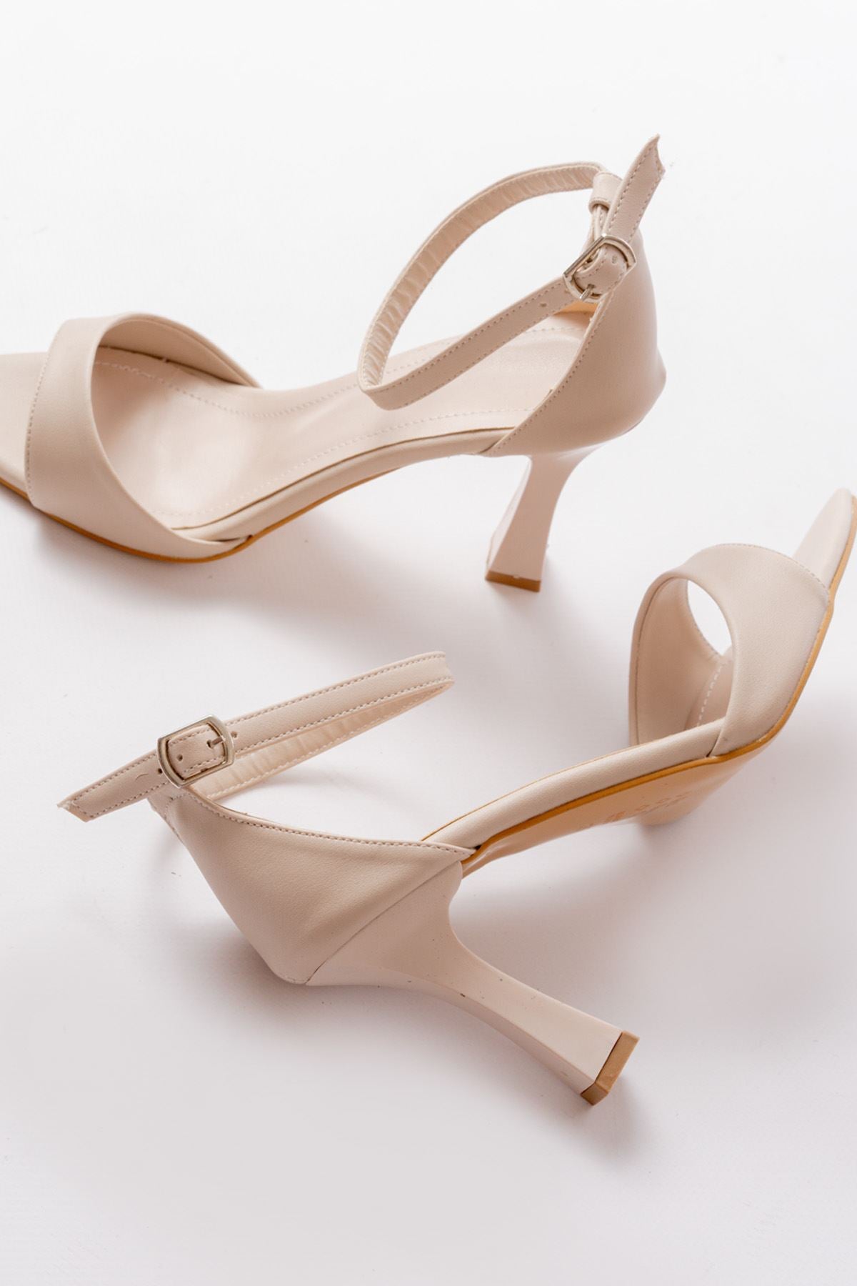 Kolya Mat Deri Bej Topuklu Ayakkabı - ILOVESHOES