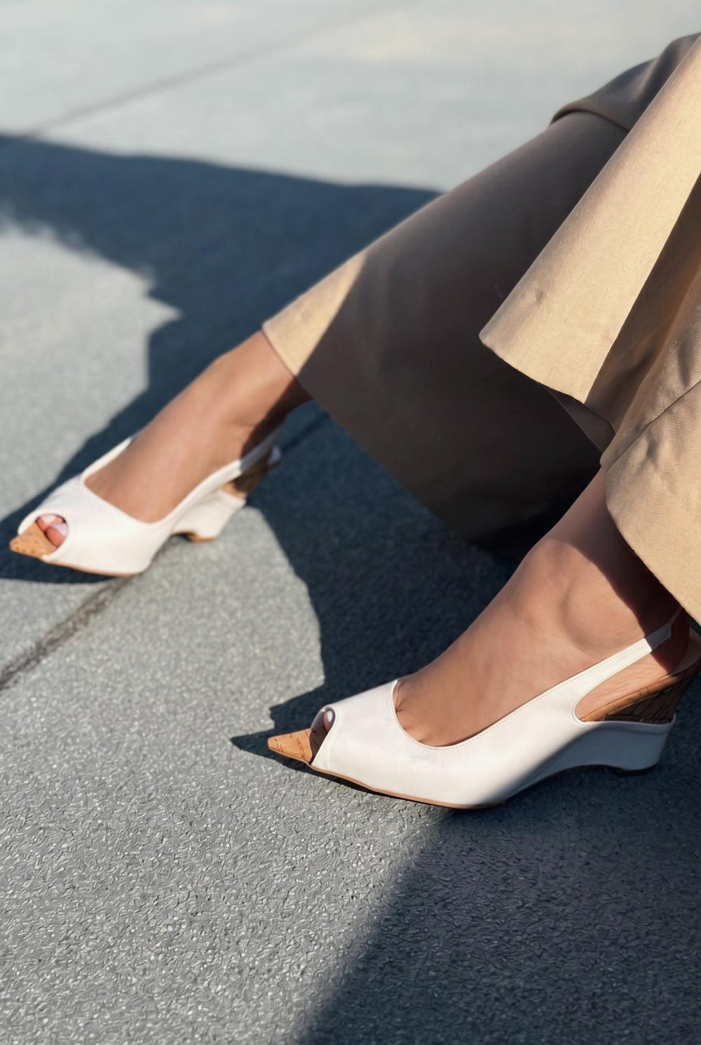 Nerov Beyaz Kırışık Deri Kadın Dolgu Topuklu Sandalet - ILOVESHOES