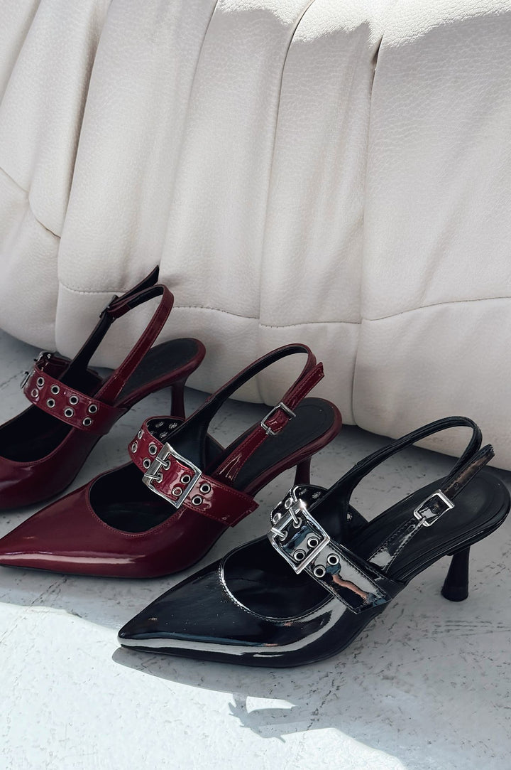Benor Rugan Siyah Toka Detaylı Stiletto