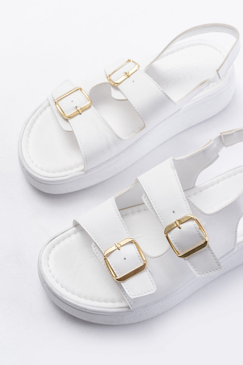Lirona Mat Deri Beyaz Toka Detaylı Kadın Sandalet - ILOVESHOES