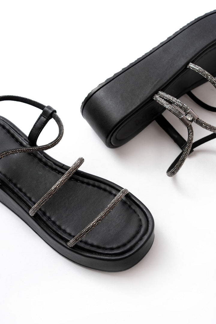 Lenyor Mat Deri Siyah Platin Taş Bantlı Kadın Sandalet - ILOVESHOES