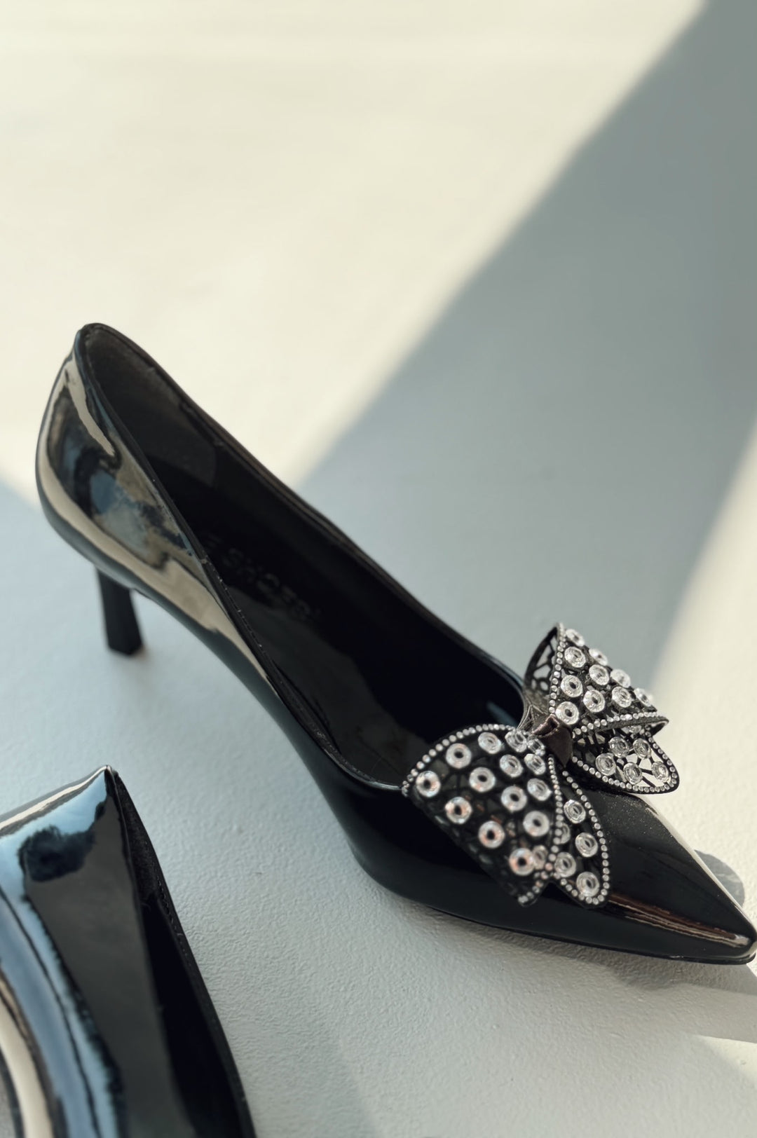 Sorexa Siyah Rugan Fiyonk Detaylı Kadın Stiletto - ILOVESHOES