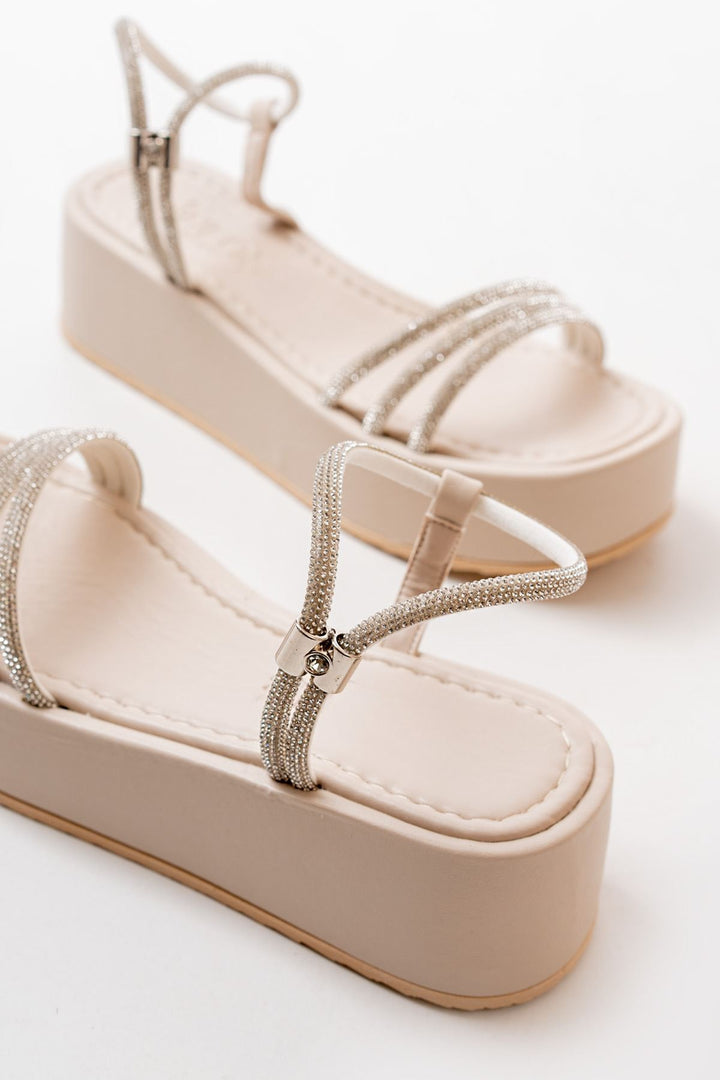 Lariona Mat Bej Gümüş Bantlı Dolgu Topuklu Sandalet - ILOVESHOES