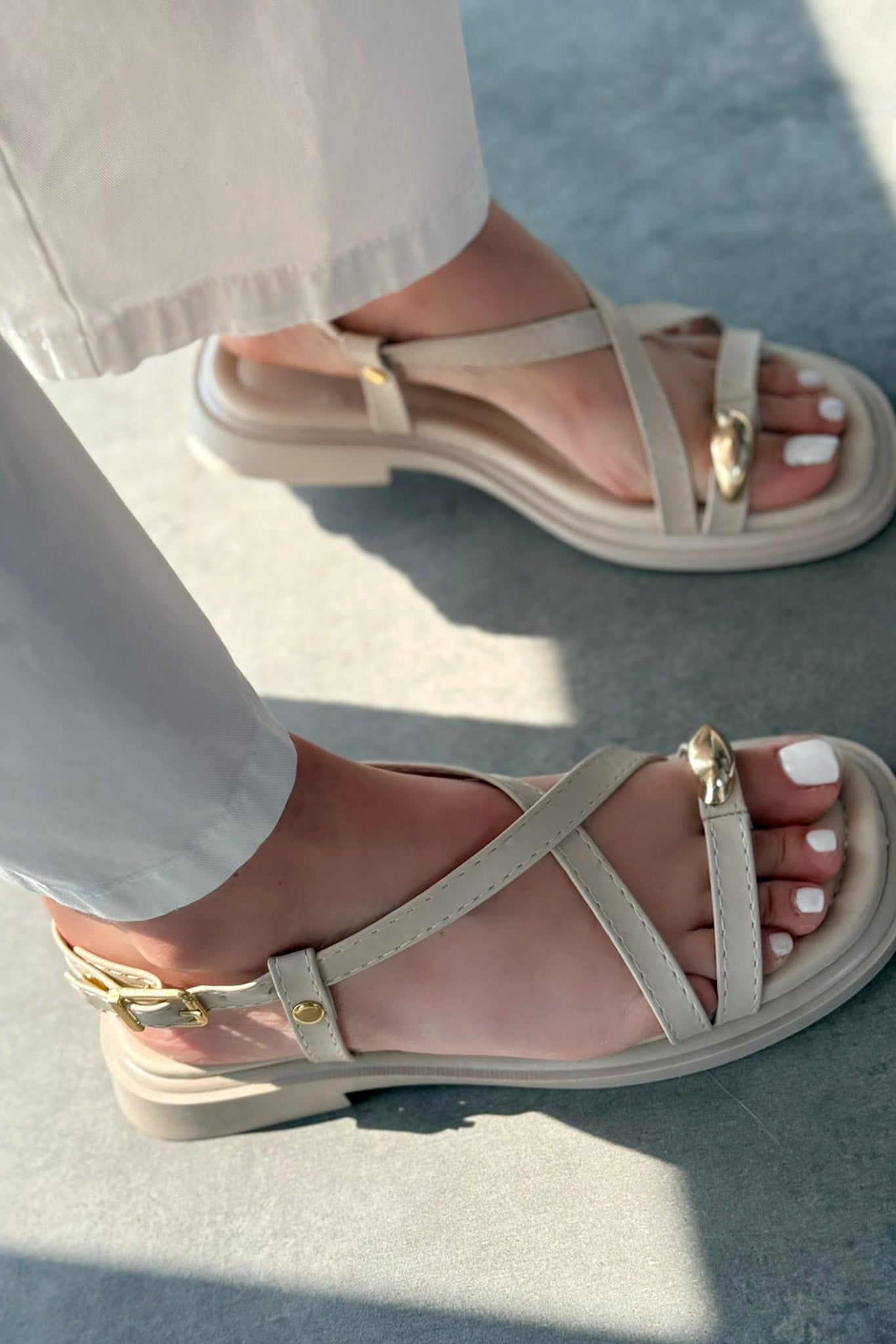 Pavia Mat Deri Bej Parmakarası Kadın Sandalet - ILOVESHOES