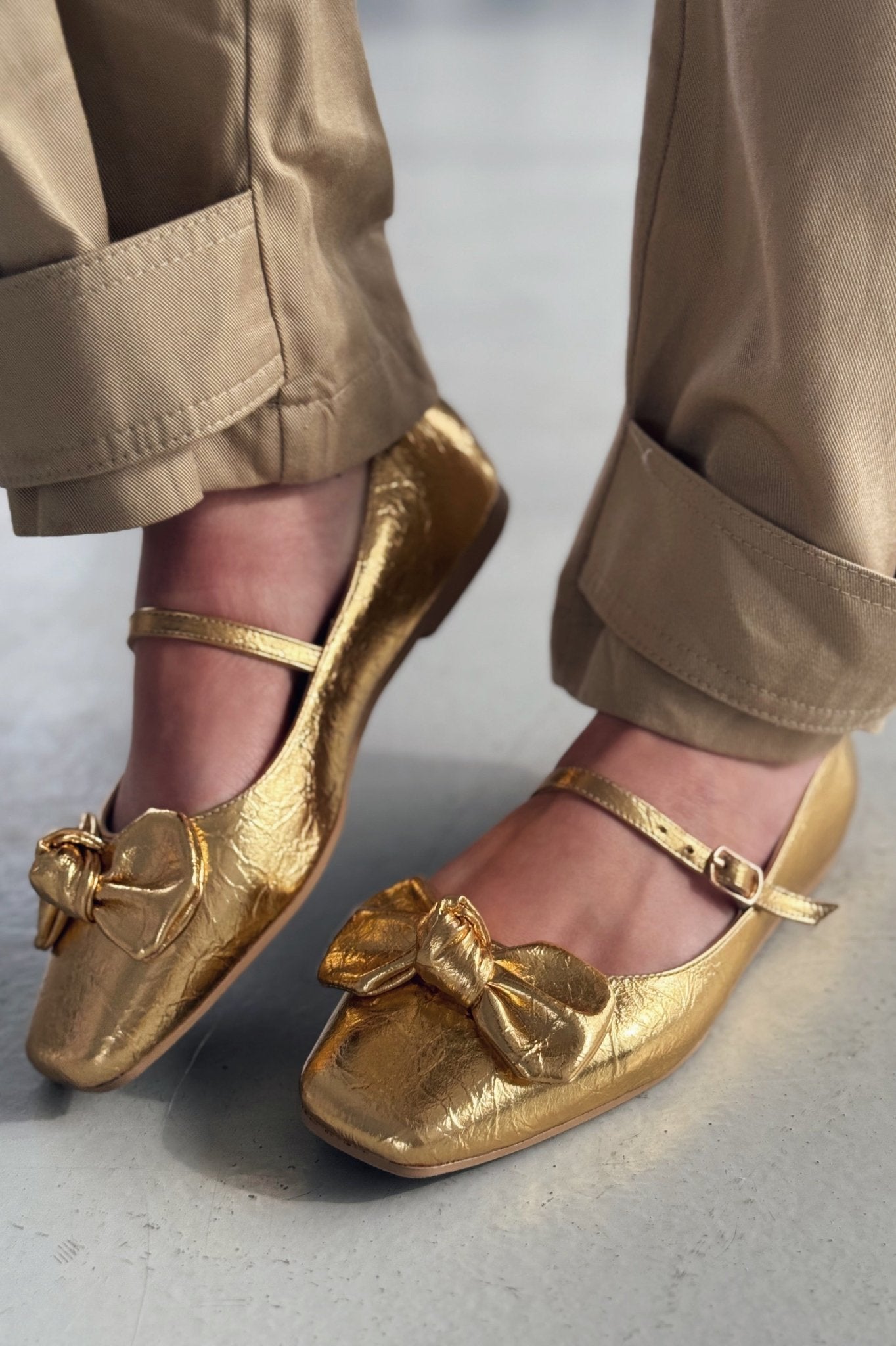 Ratins Kırışık Deri Gold Kurdele Detaylı Kadın Babet - ILOVESHOES