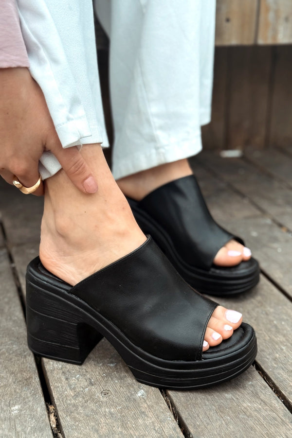 Velseya Mat Deri Kadın Topuklu Terlik Siyah - ILOVESHOES Türkiye