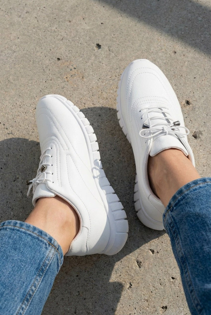 Camora Mat Deri Bağcık Detaylı Beyaz Kadın Spor Ayakkabı - ILOVESHOES