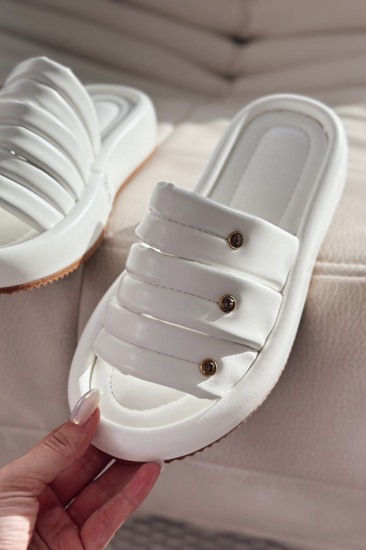 Laursa Mat Deri Taş Detaylı Kadın Terlik Beyaz - ILOVESHOES