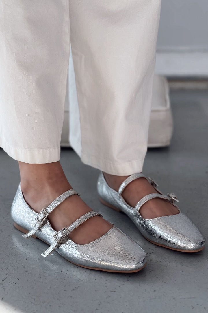 Harwor Parlak Deri Toka Detaylı Kadın Babet Gümüş - ILOVESHOES Türkiye