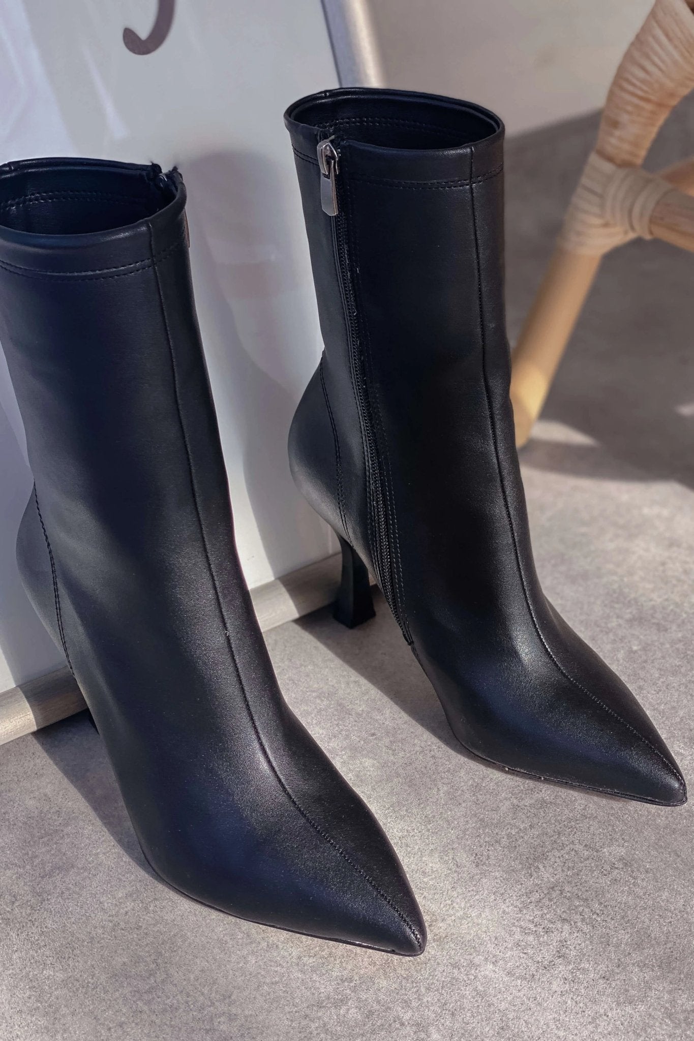 Licent Kadın Mat Deri Topuklu Bot Siyah - ILOVESHOES