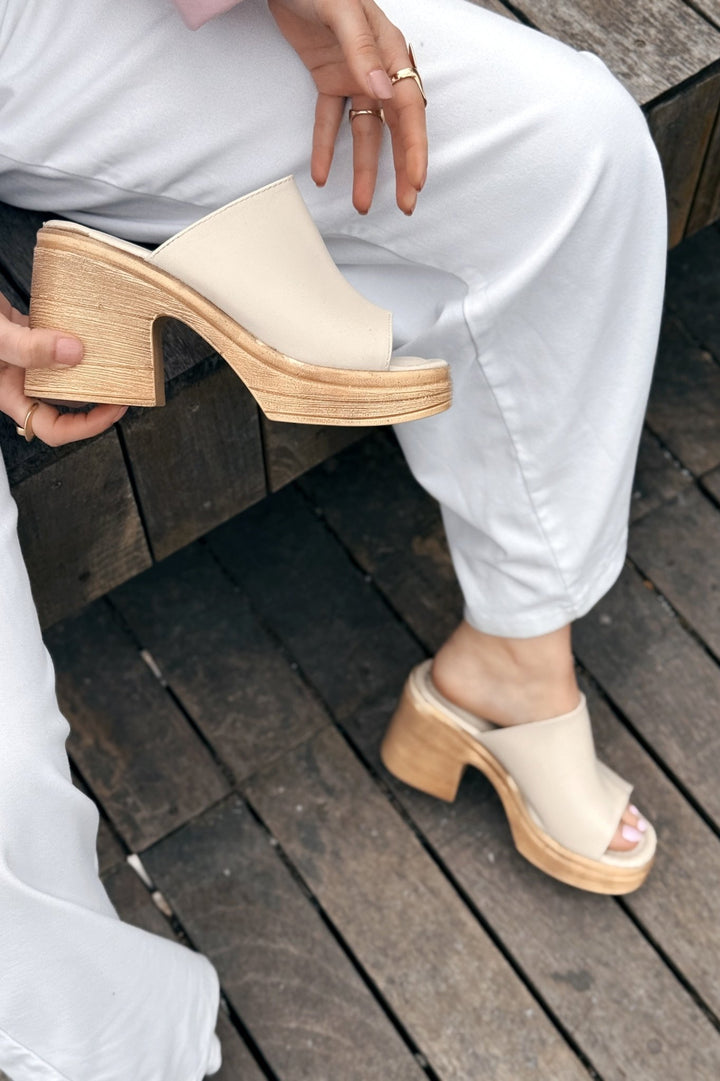 Velseya Mat Deri Kadın Topuklu Terlik Bej - ILOVESHOES Türkiye