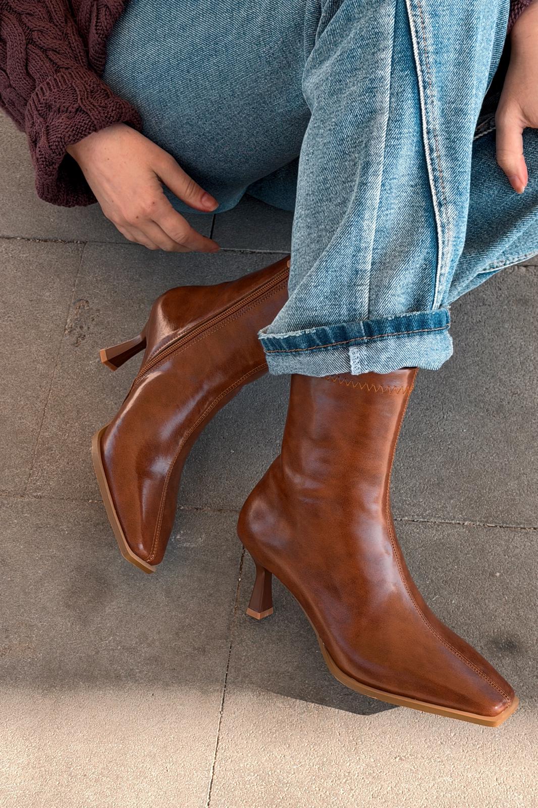 Alderie Kadın Topuklu Bot Taba Mat Deri