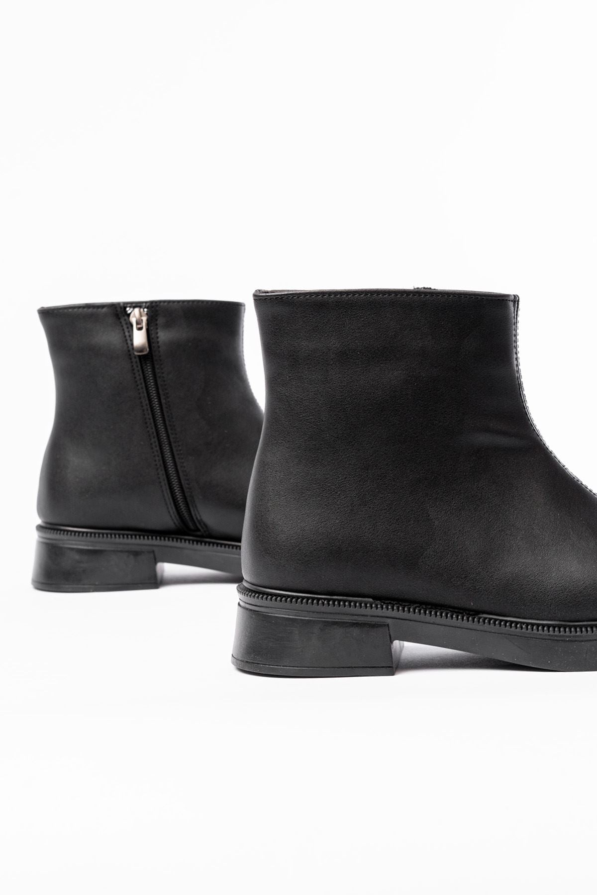 Myrelis Kadın Düz Bot Siyah Mat Deri - ILOVESHOES