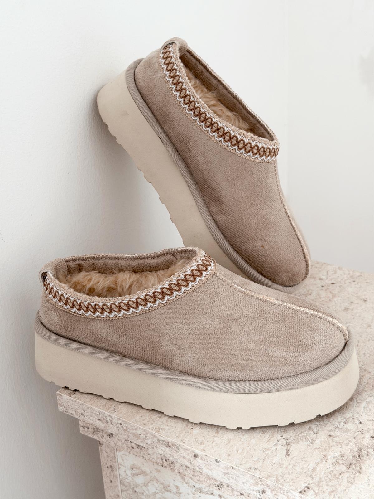 Lefani Kadın İçi Tüylü Terlik Bej Süet - ILOVESHOES